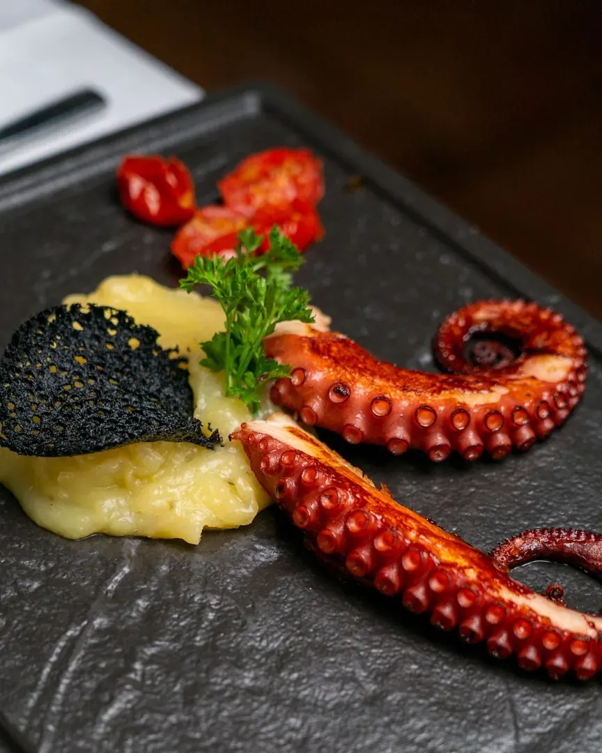 Post 8 — Locanda Semiramide